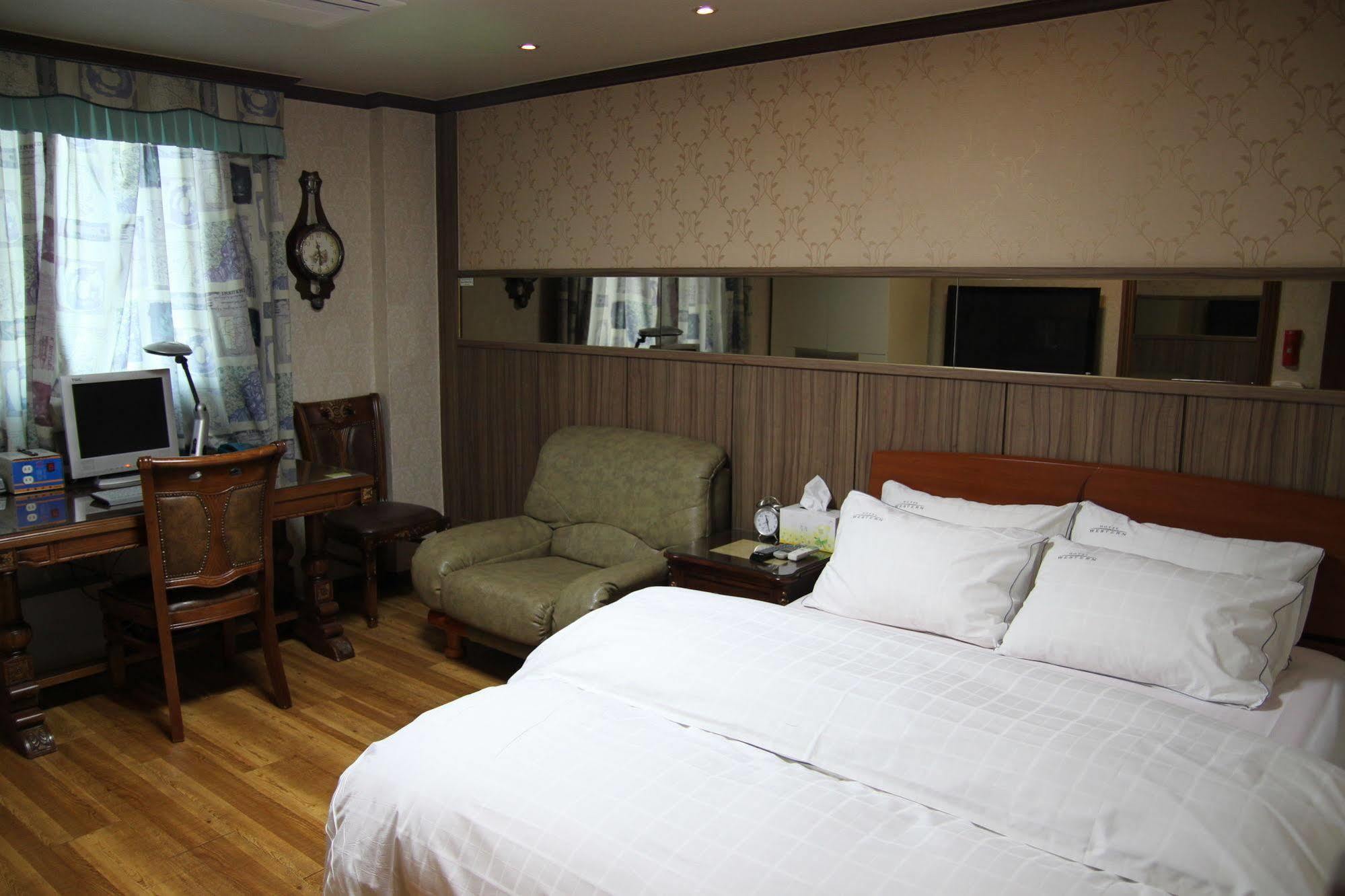 Gunsan Western Hotel Екстериор снимка