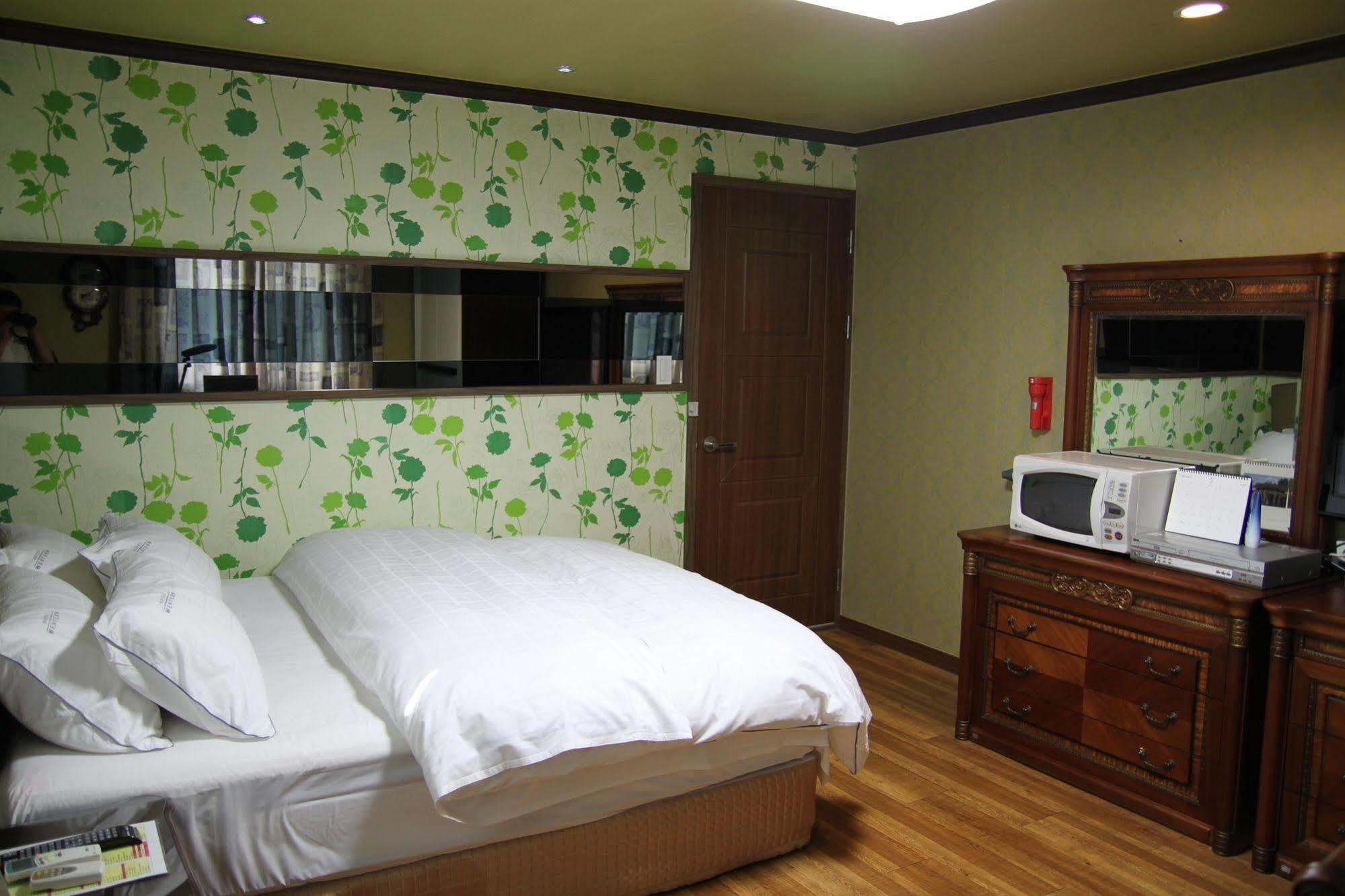 Gunsan Western Hotel Екстериор снимка