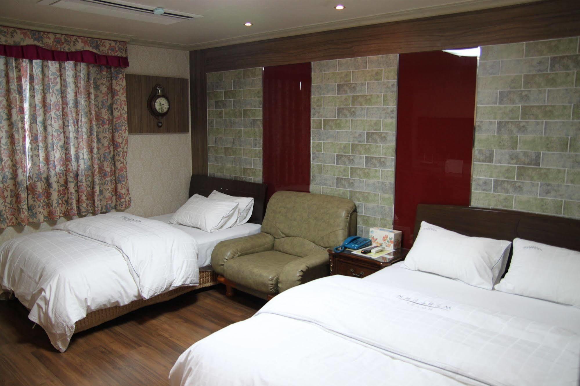 Gunsan Western Hotel Екстериор снимка